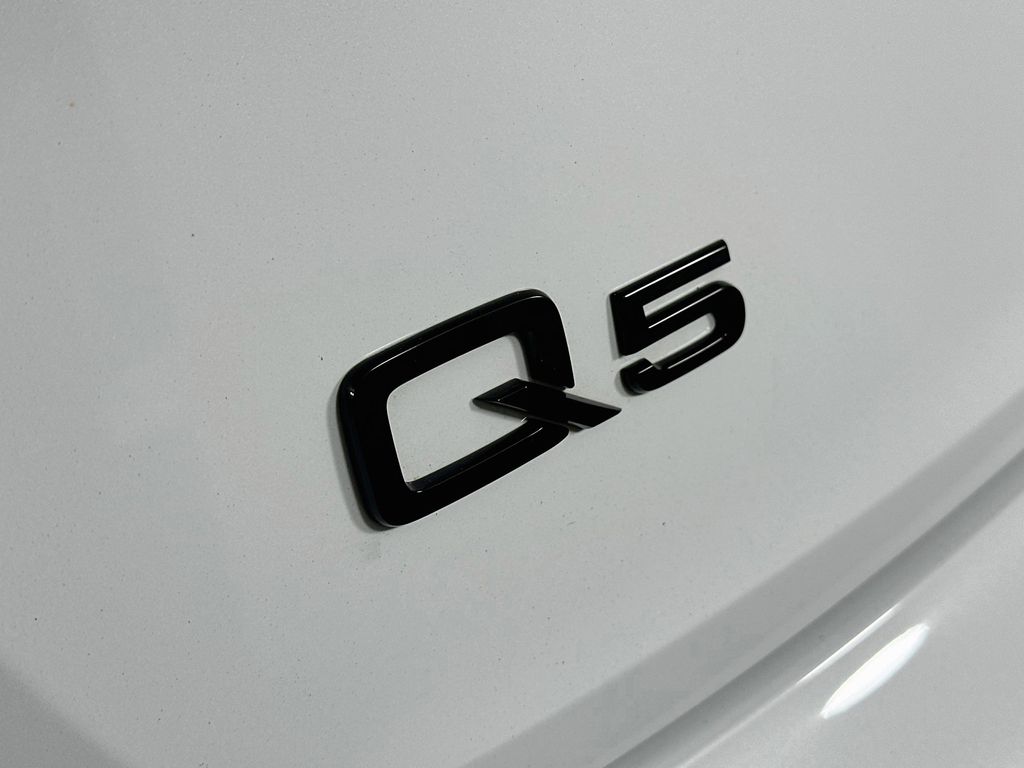 Thumbnail: 2023 Audi Q5 - 7