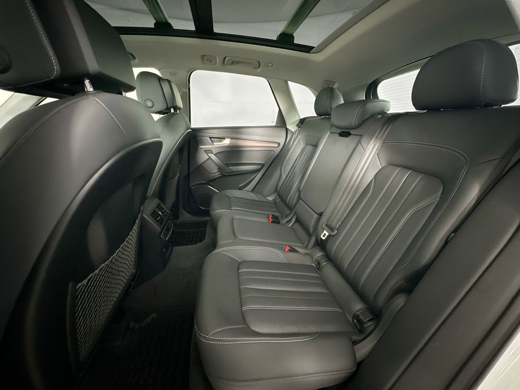 Thumbnail: 2021 Audi Q5 - 12