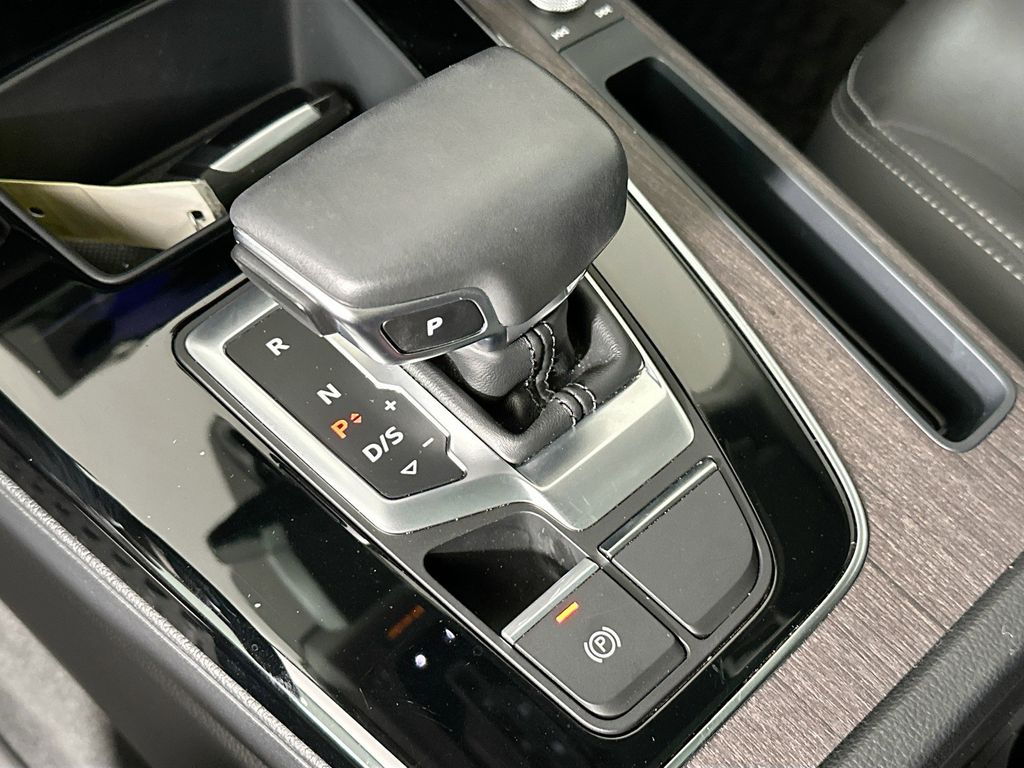 Thumbnail: 2021 Audi Q5 - 16