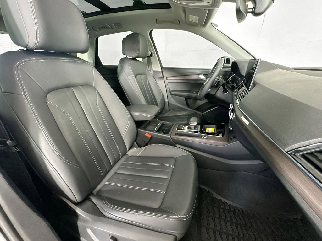Thumbnail: 2021 Audi Q5 - 11