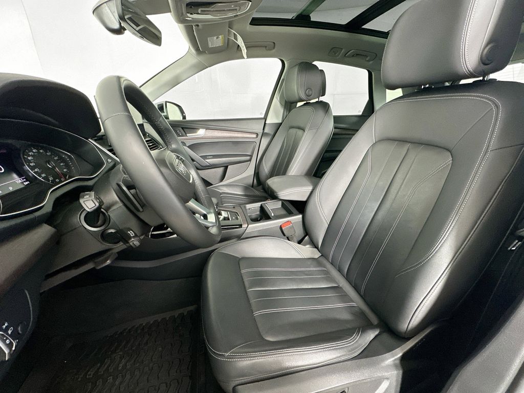 Thumbnail: 2021 Audi Q5 - 10