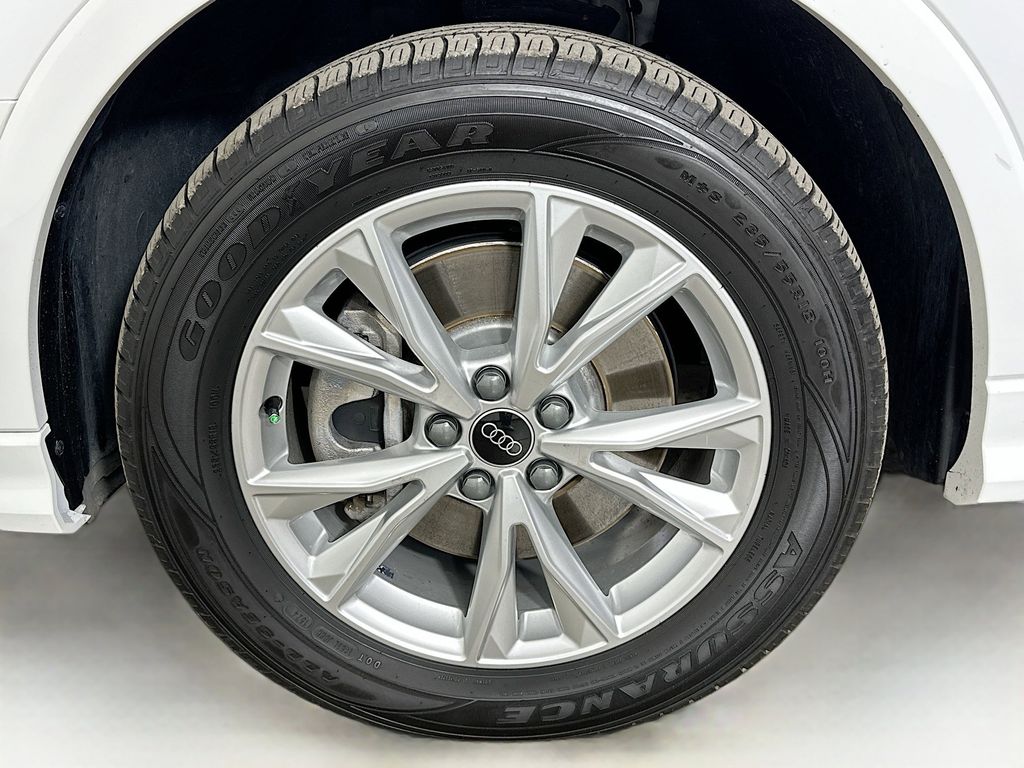 Thumbnail: 2024 Audi Q3 - 8