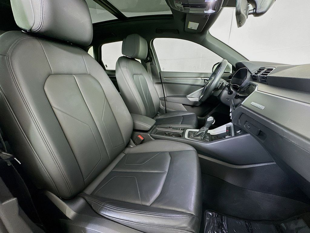 Thumbnail: 2024 Audi Q3 - 12