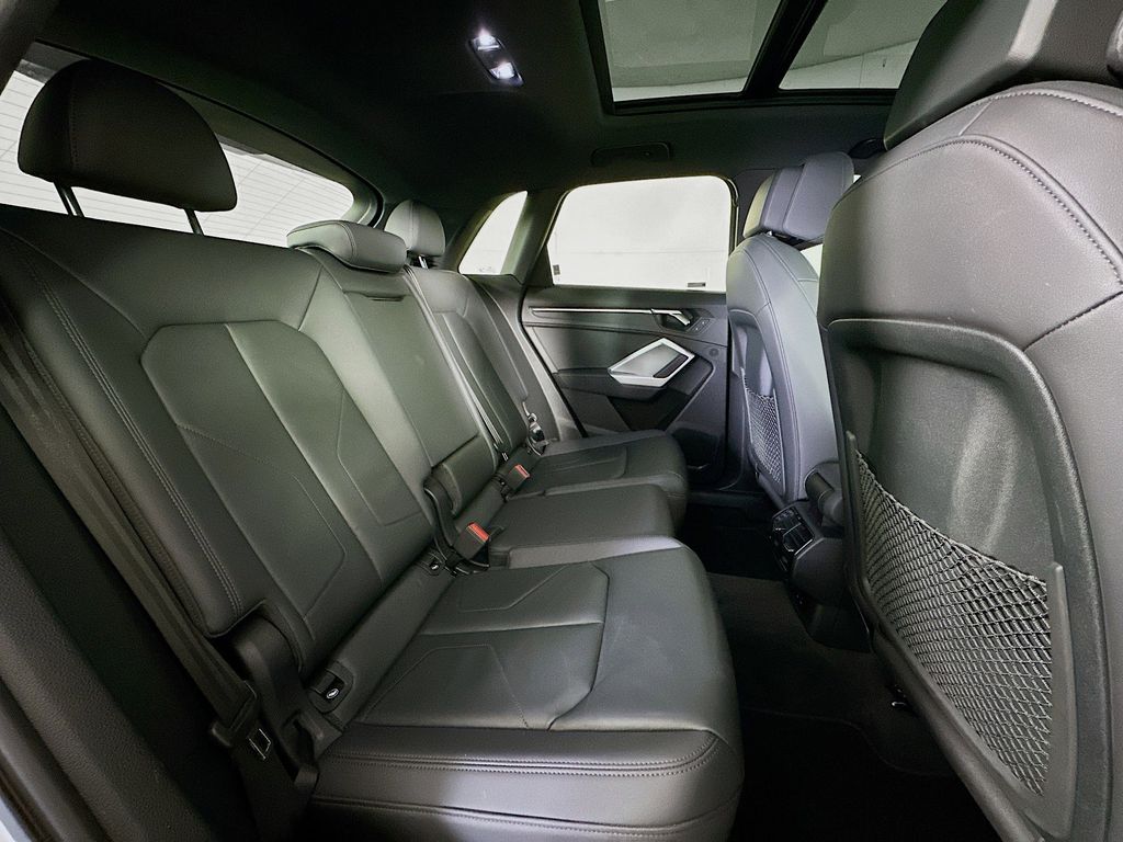 Thumbnail: 2024 Audi Q3 - 32