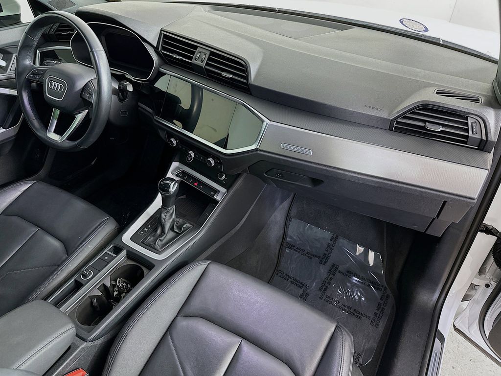 Thumbnail: 2024 Audi Q3 - 15