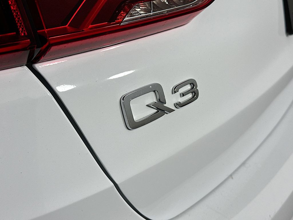 Thumbnail: 2024 Audi Q3 - 7