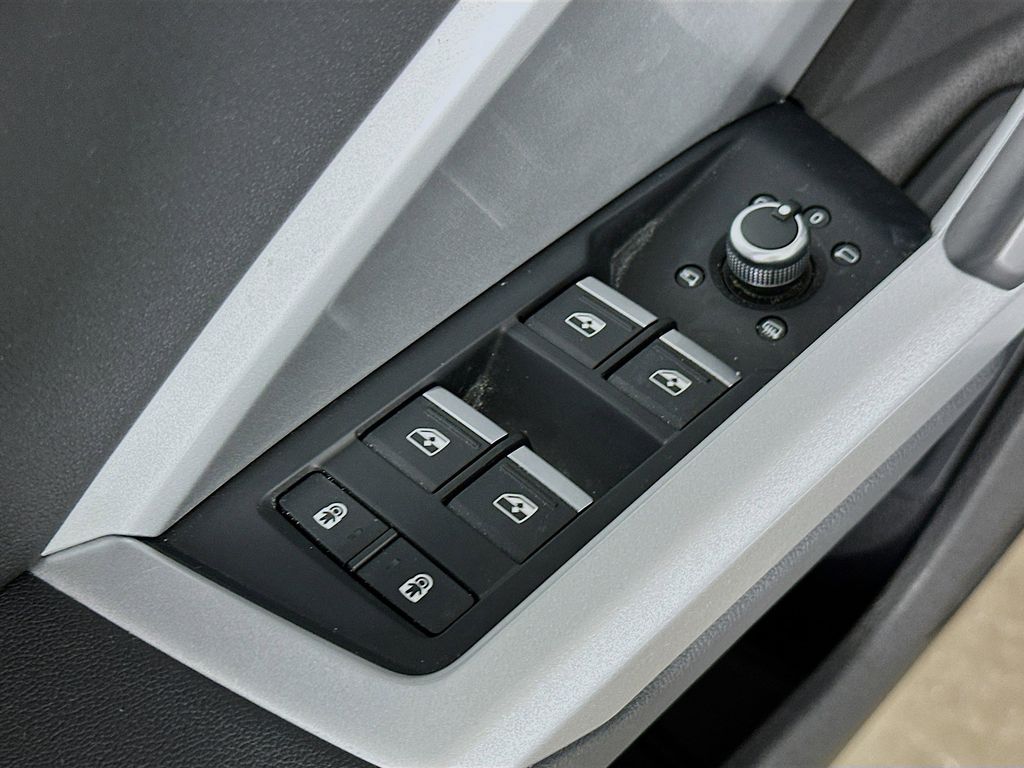 Thumbnail: 2024 Audi Q3 - 29