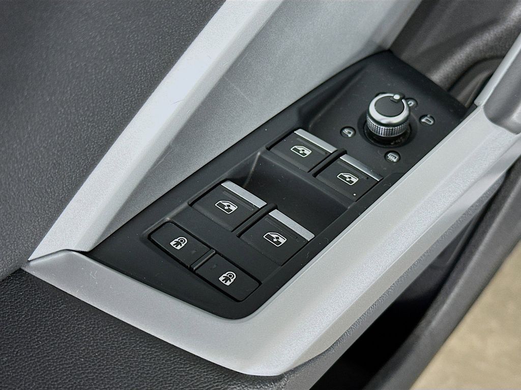 Thumbnail: 2024 Audi Q3 - 28