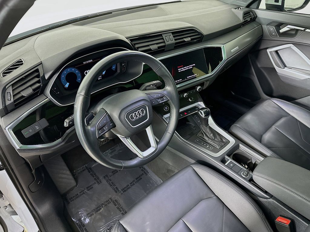 Thumbnail: 2024 Audi Q3 - 2