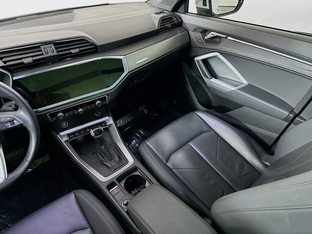 Thumbnail: 2024 Audi Q3 - 14