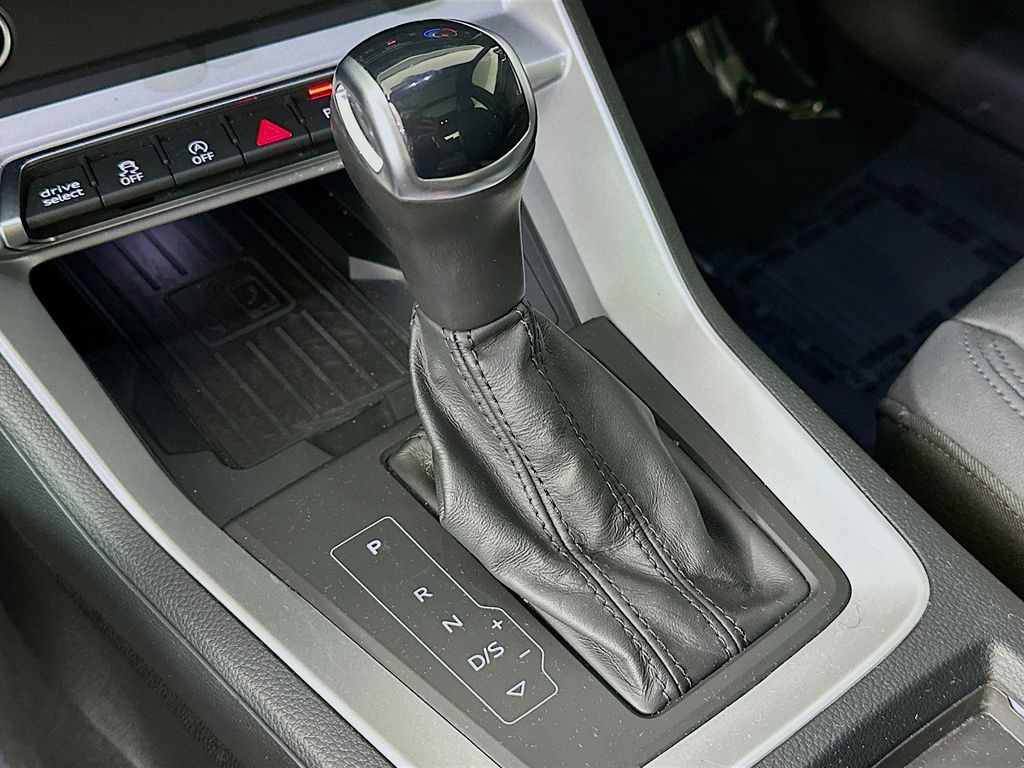 Thumbnail: 2024 Audi Q3 - 17