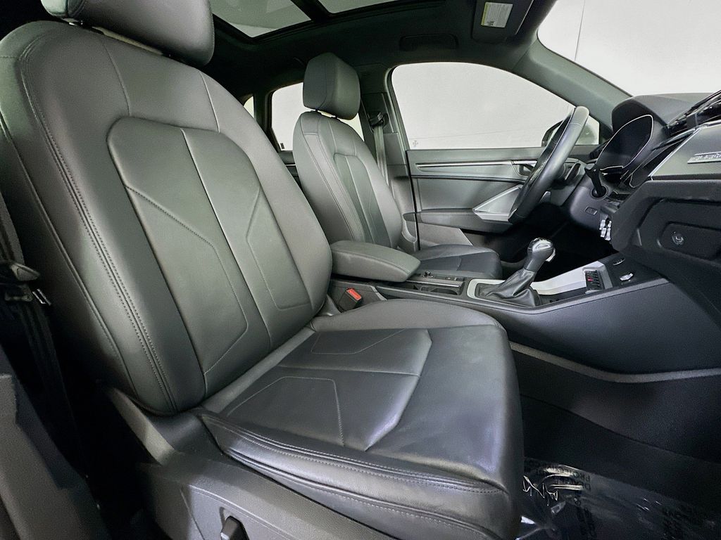 Thumbnail: 2024 Audi Q3 - 12