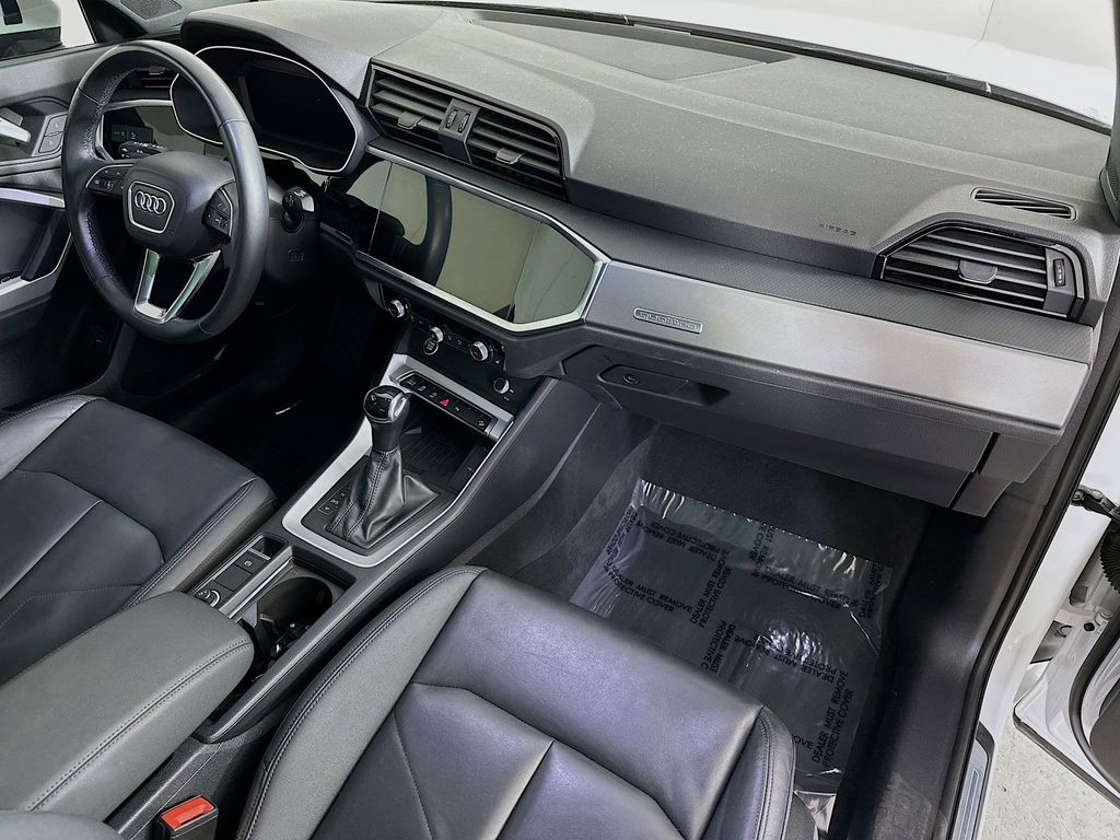 Thumbnail: 2024 Audi Q3 - 32