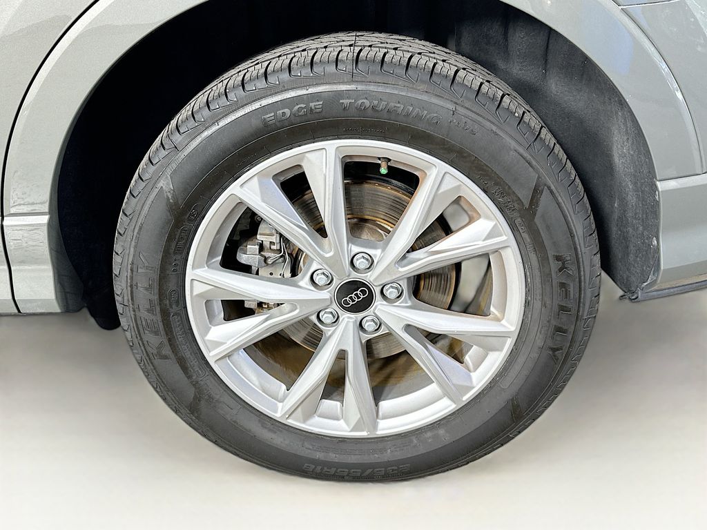 Thumbnail: 2025 Audi Q3 - 8
