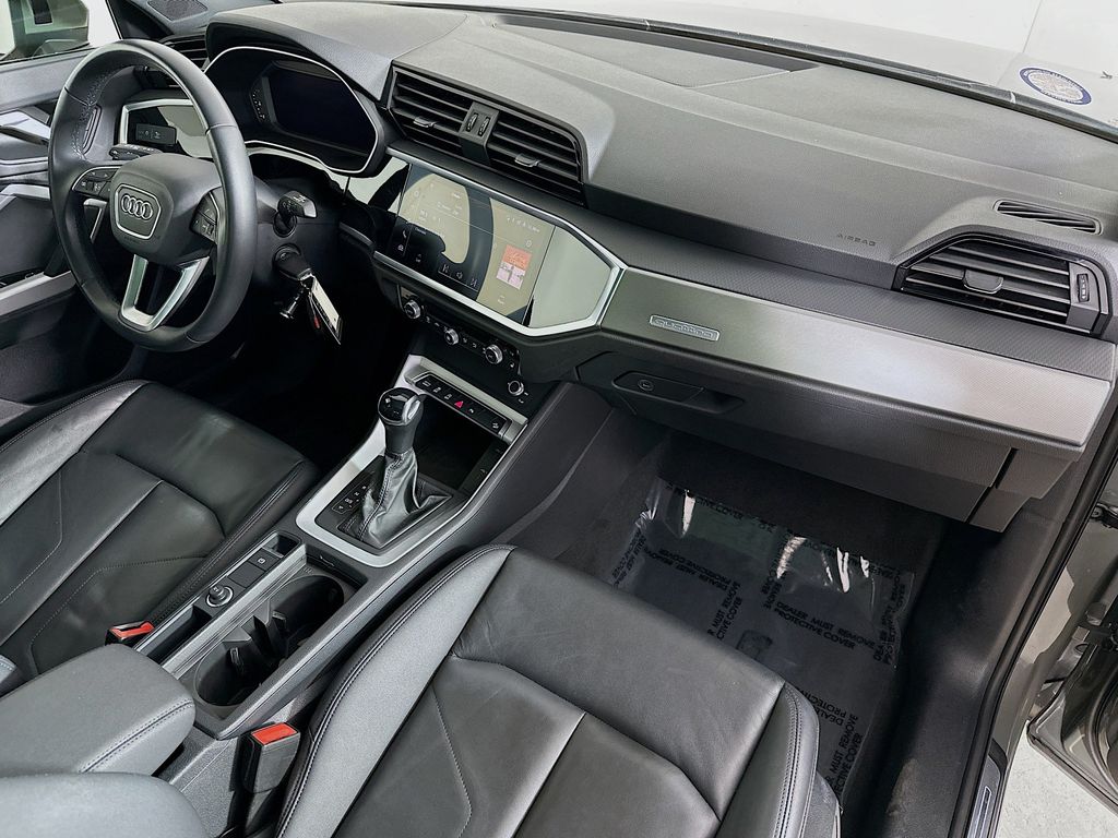 Thumbnail: 2025 Audi Q3 - 32