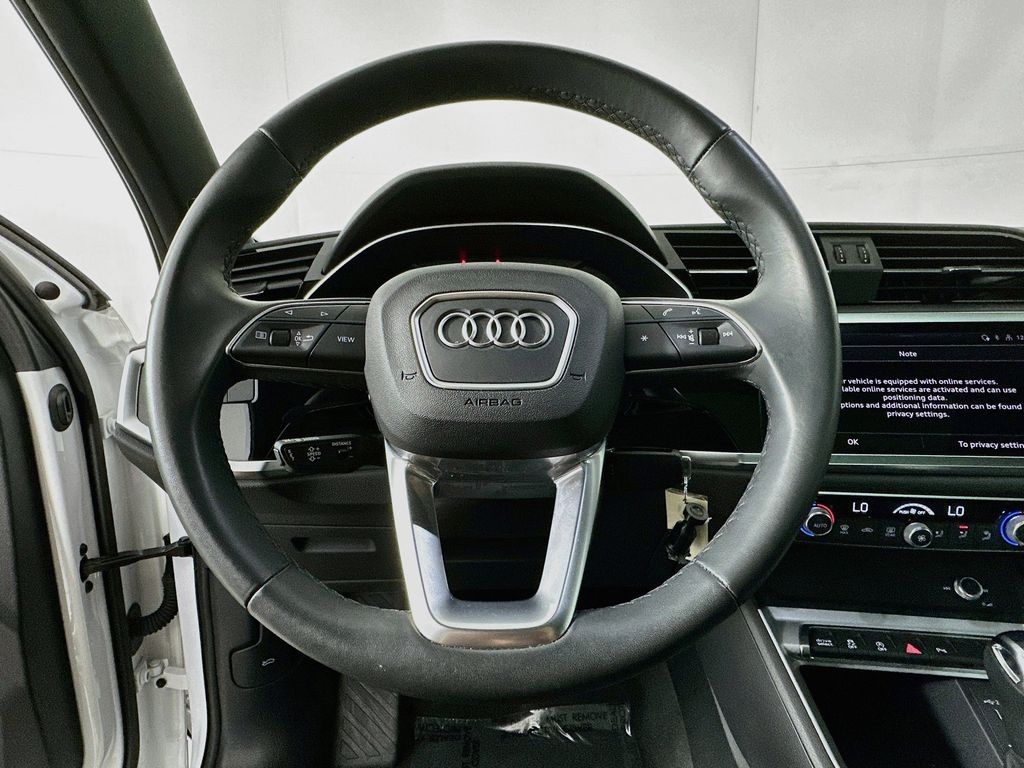 Thumbnail: 2025 Audi Q3 - 15