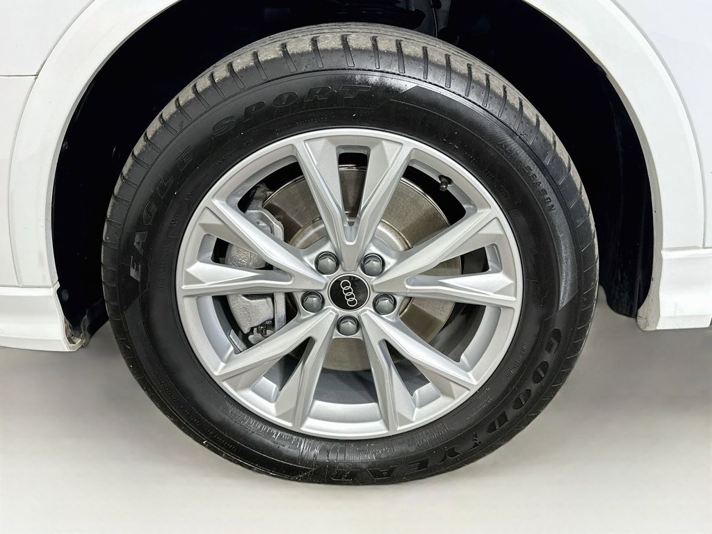 Thumbnail: 2025 Audi Q3 - 8