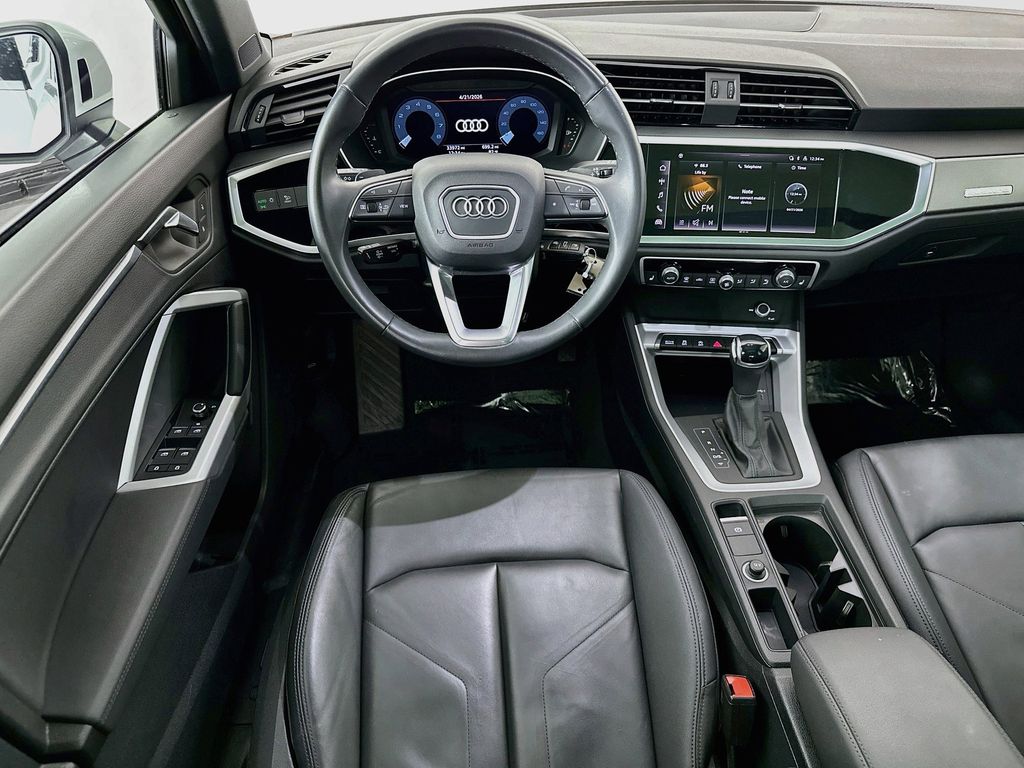 Thumbnail: 2025 Audi Q3 - 10