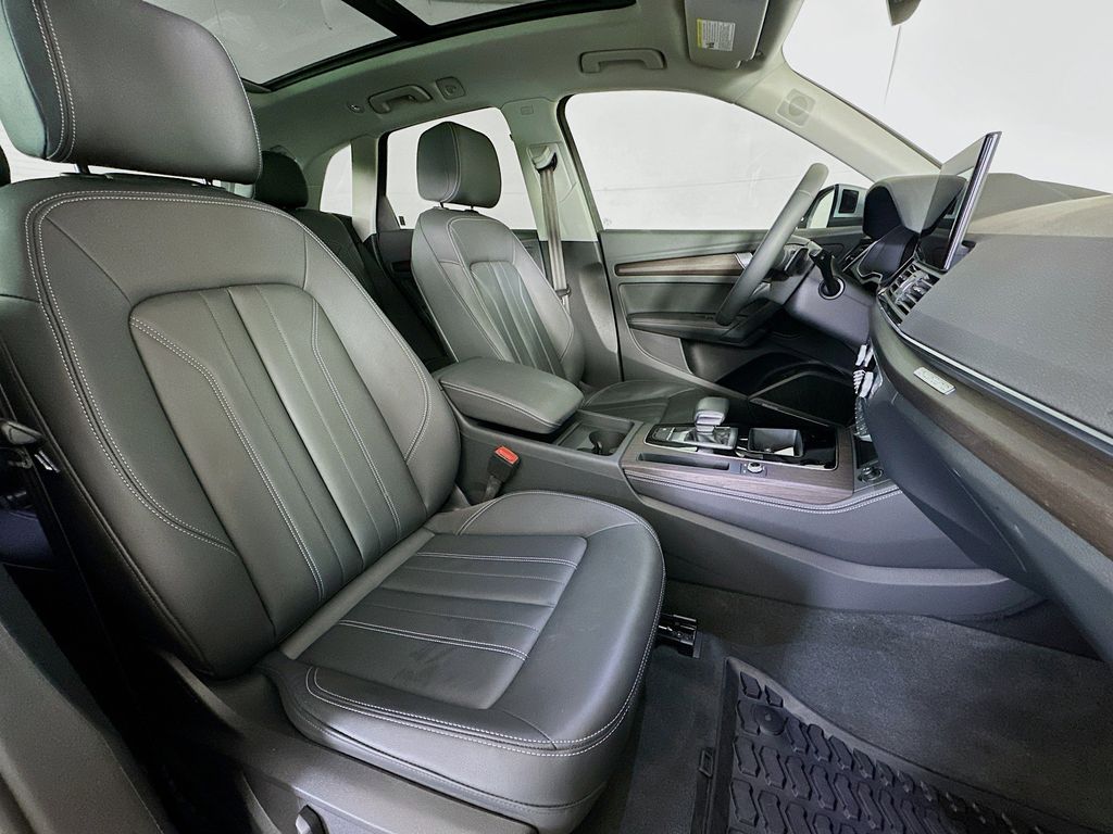 Thumbnail: 2023 Audi Q5 - 12