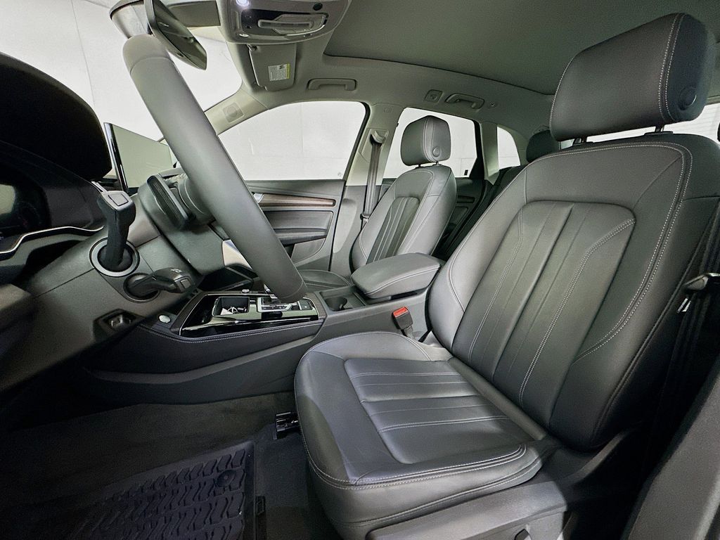 Thumbnail: 2023 Audi Q5 - 11