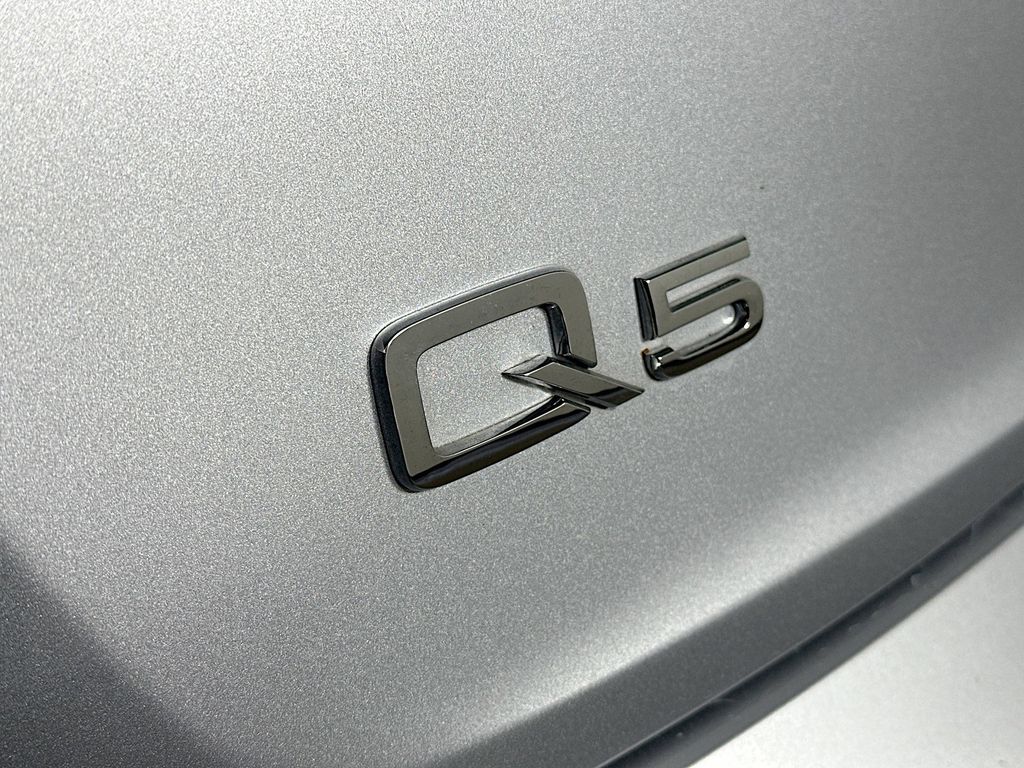 Thumbnail: 2023 Audi Q5 - 7