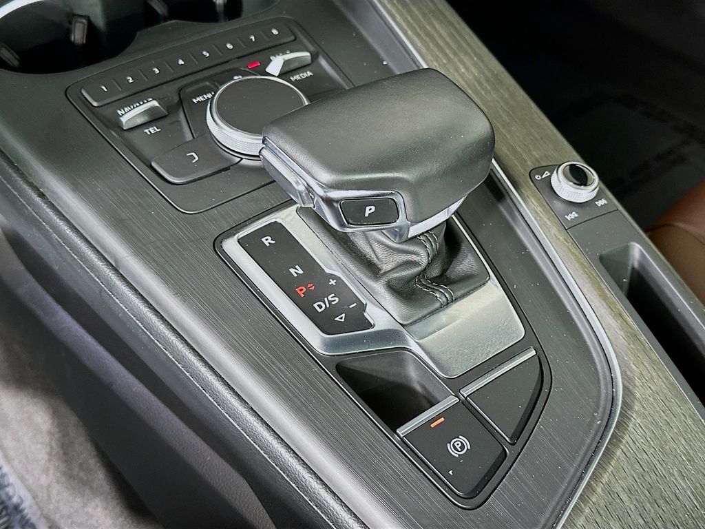 Thumbnail: 2019 Audi A4 - 17