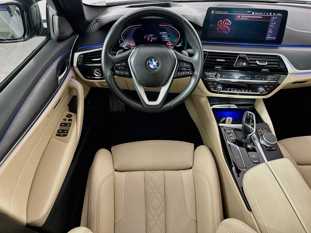 Thumbnail: 2022 BMW 5 Series - 10