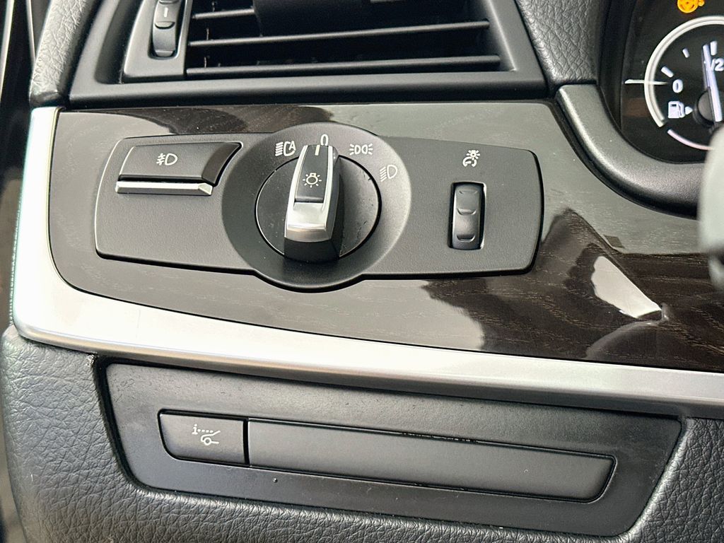 Thumbnail: 2015 BMW 5 Series - 27