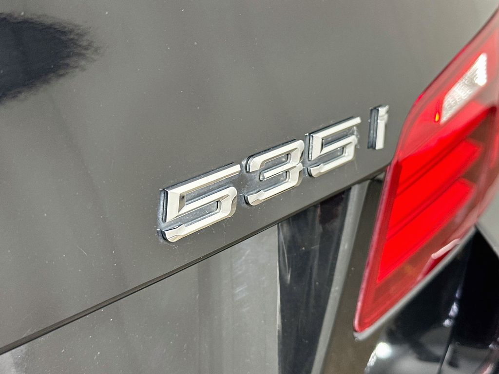 Thumbnail: 2015 BMW 5 Series - 6