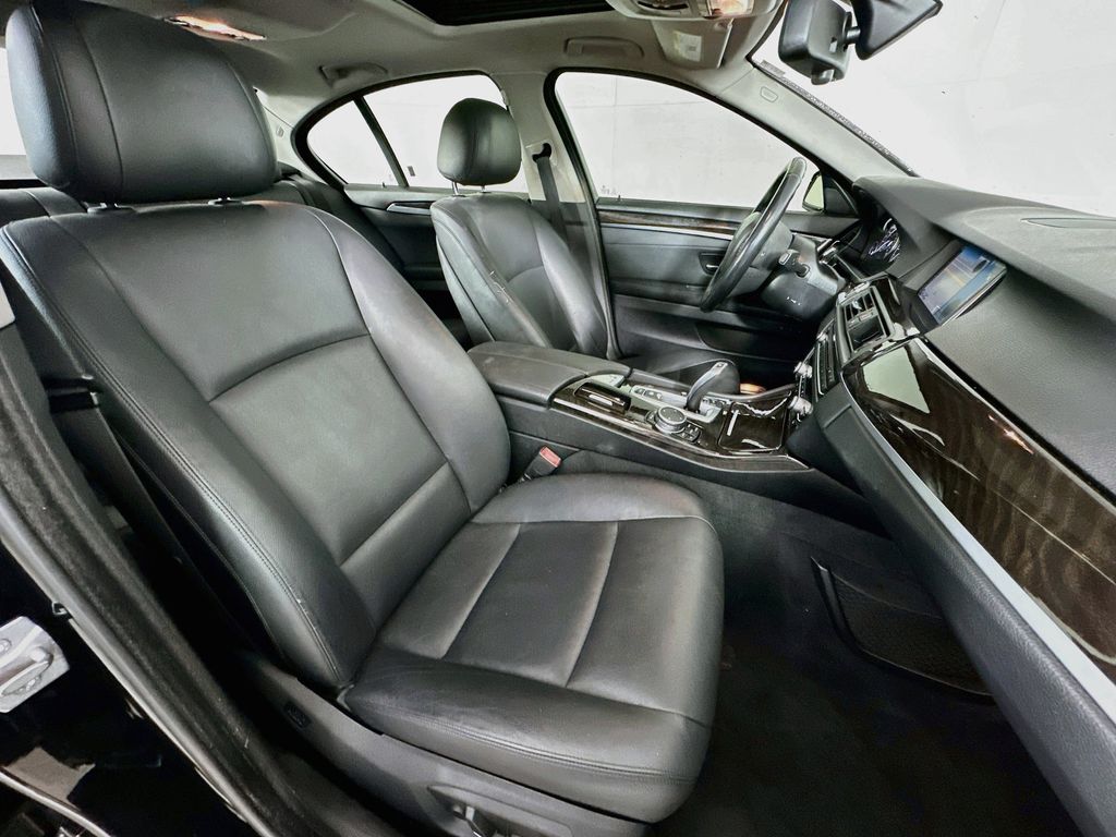Thumbnail: 2015 BMW 5 Series - 11