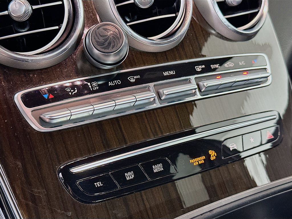 Thumbnail: 2020 Mercedes-Benz GLC - 23