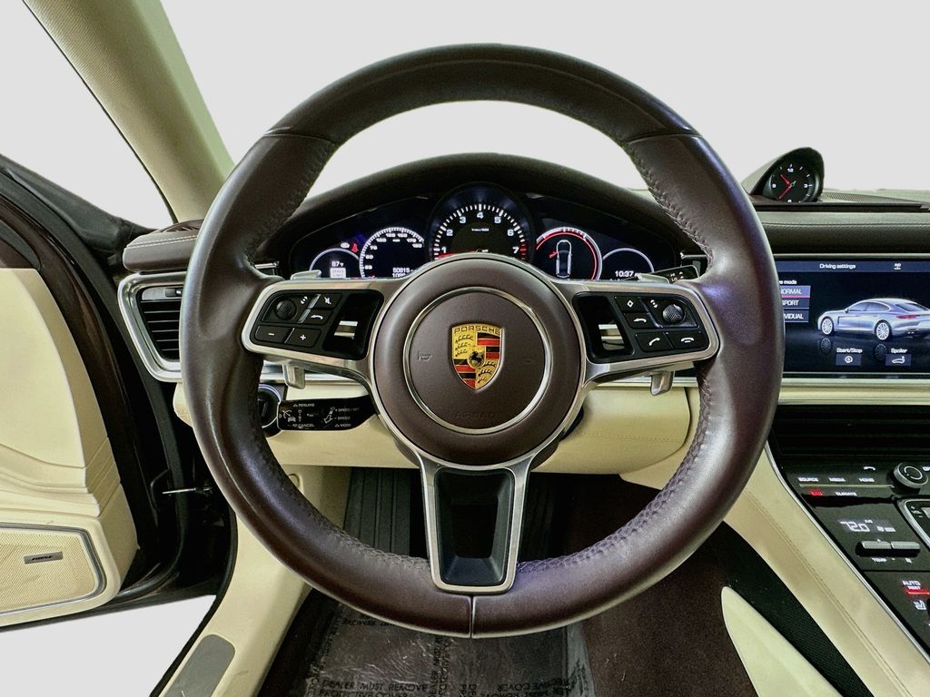 Thumbnail: 2020 Porsche Panamera - 12