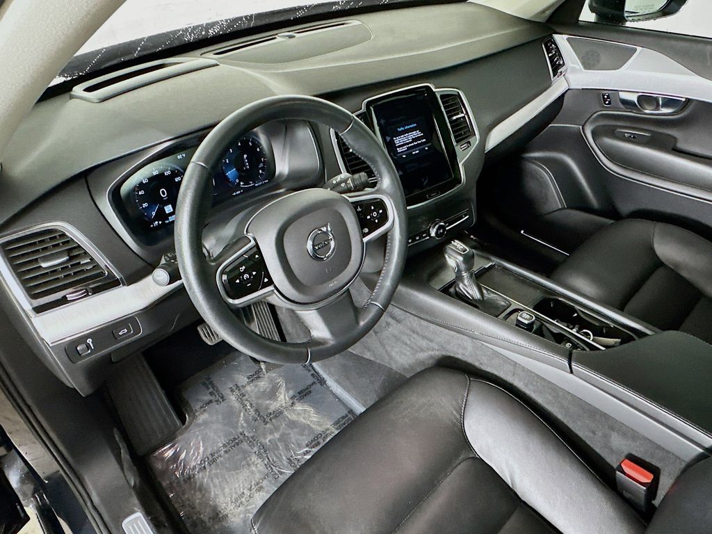 Thumbnail: 2022 Volvo XC90 - 34