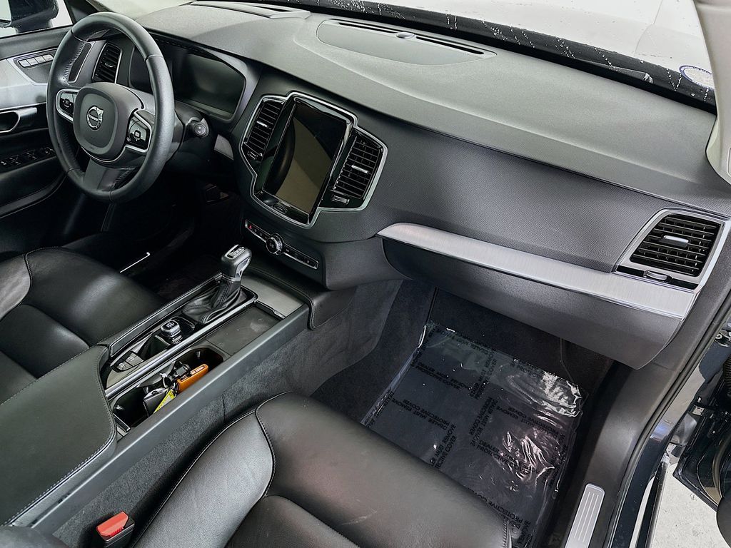Thumbnail: 2022 Volvo XC90 - 15