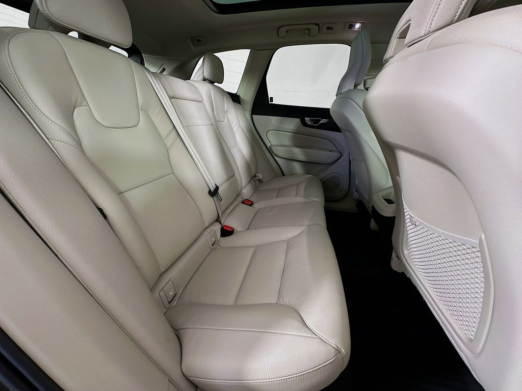 Thumbnail: 2021 Volvo XC60 - 29