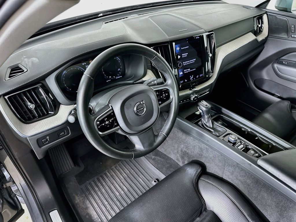 Thumbnail: 2021 Volvo XC60 - 2