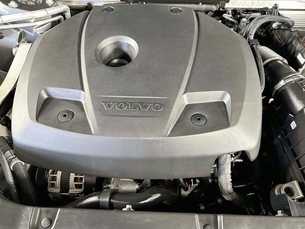Thumbnail: 2021 Volvo XC60 - 9
