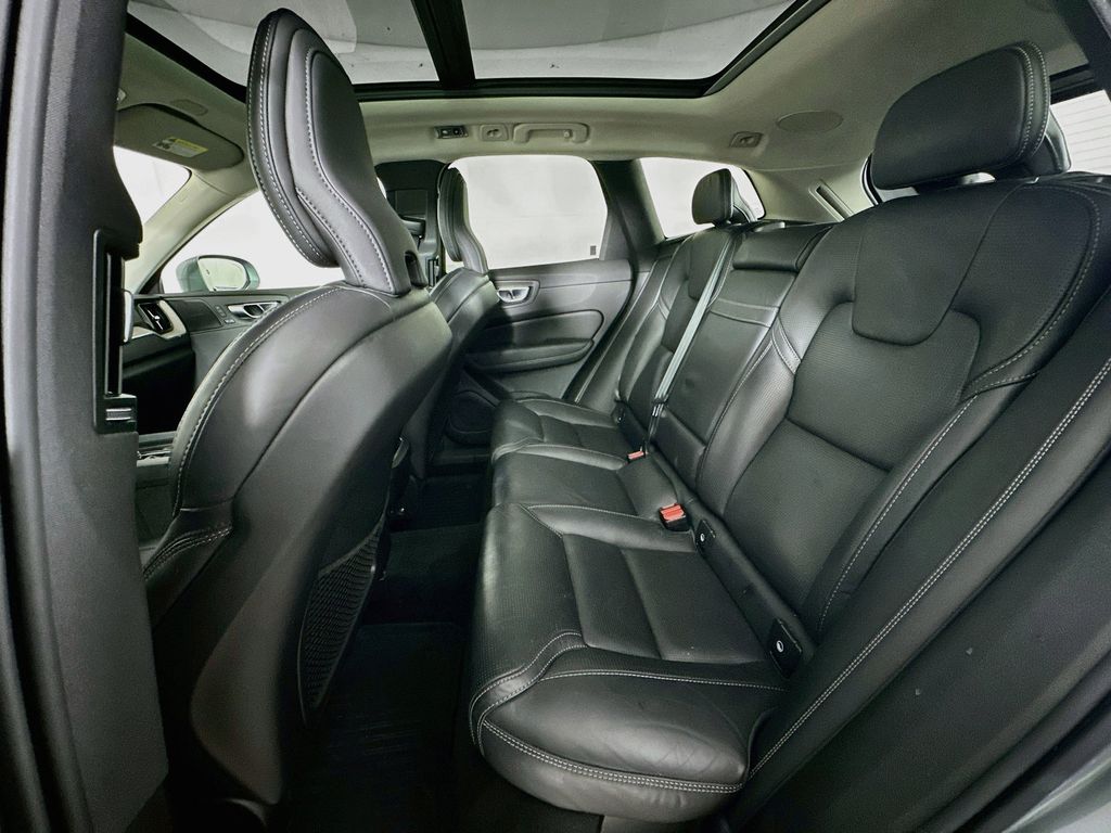Thumbnail: 2021 Volvo XC60 - 13