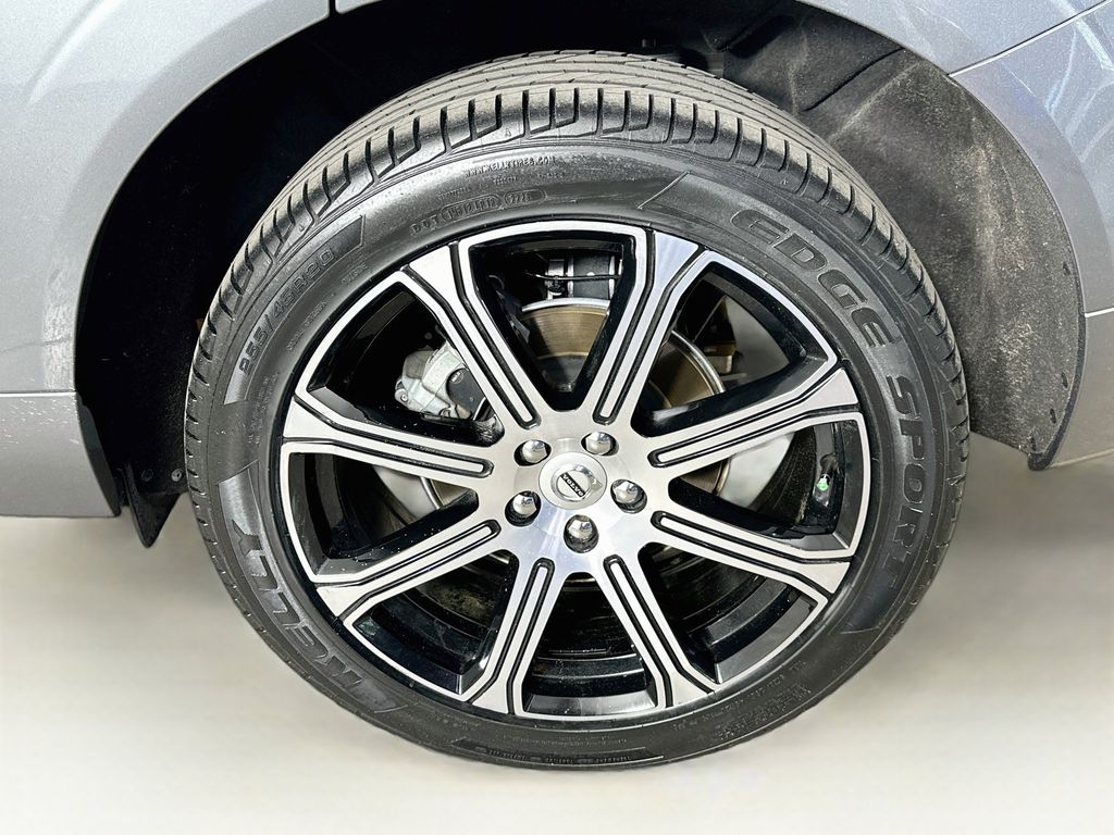 Thumbnail: 2021 Volvo XC60 - 8