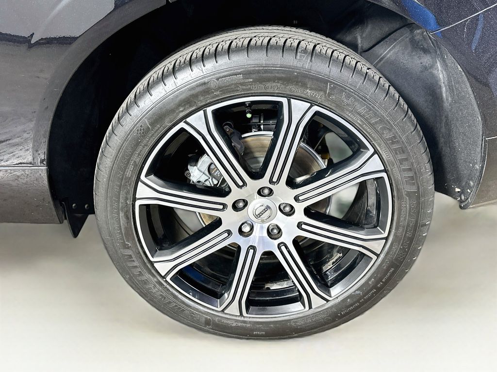 Thumbnail: 2021 Volvo XC60 - 7