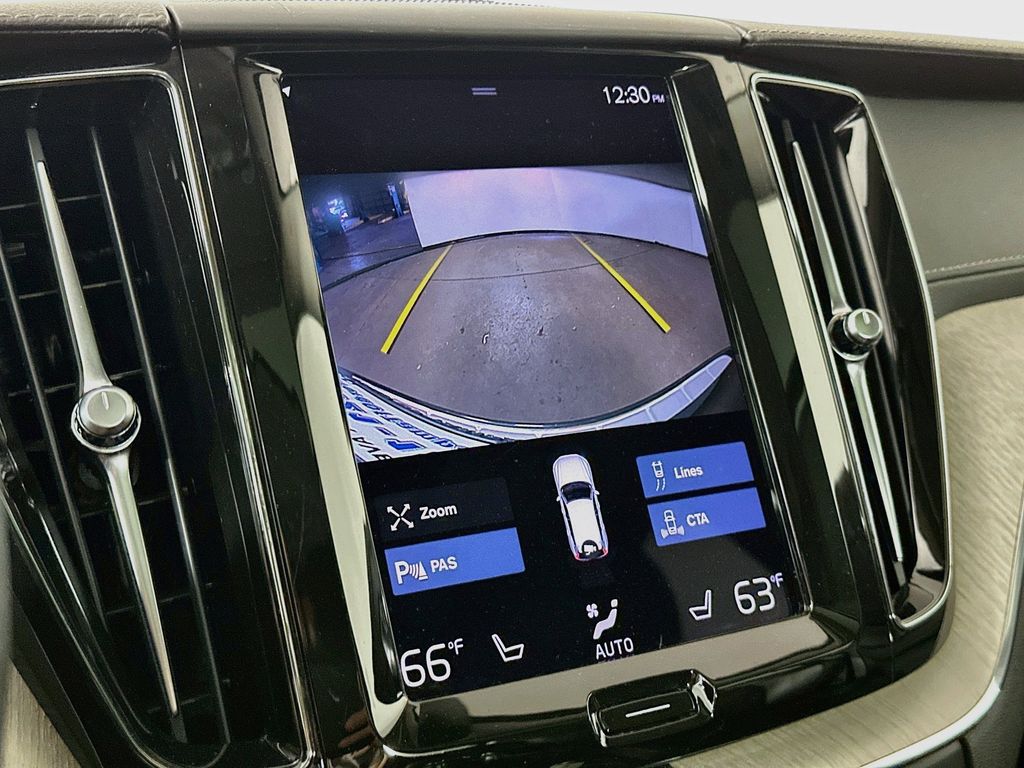 Thumbnail: 2021 Volvo XC60 - 27