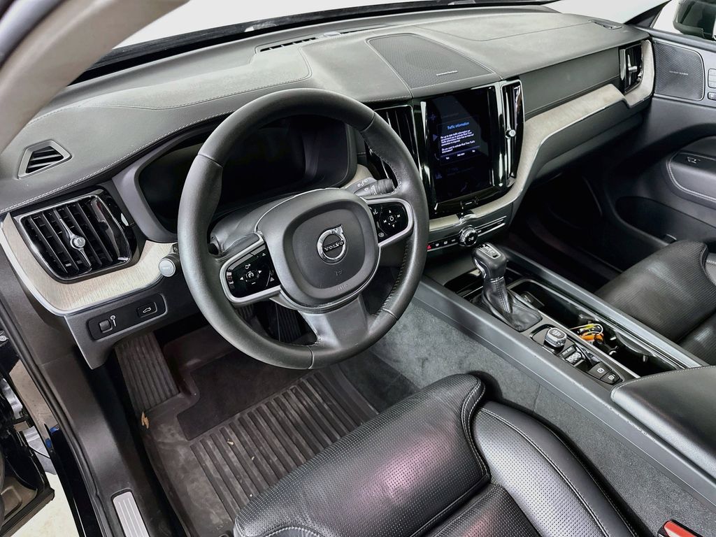 Thumbnail: 2021 Volvo XC60 - 2