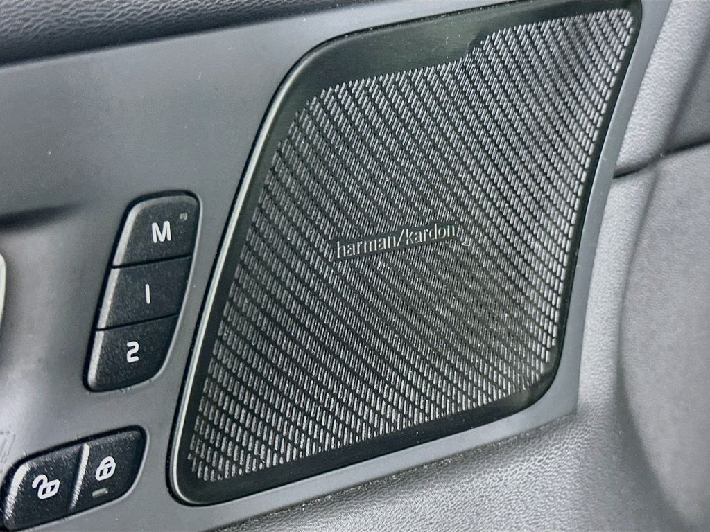 Thumbnail: 2021 Volvo XC60 - 29