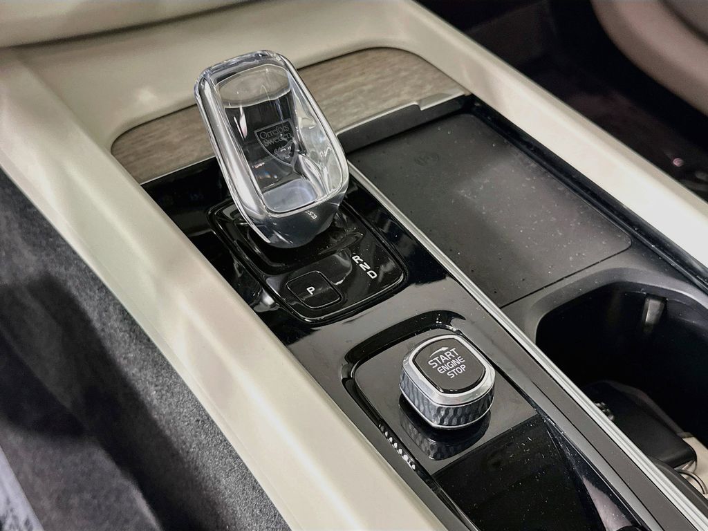 Thumbnail: 2022 Volvo XC60 - 19