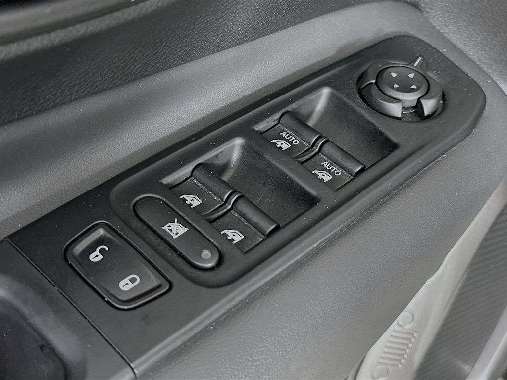 Thumbnail: 2023 Jeep Renegade - 29