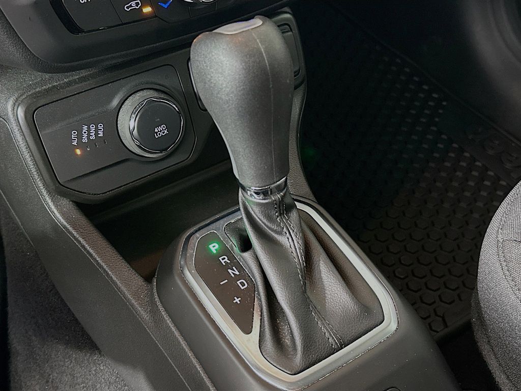 Thumbnail: 2023 Jeep Renegade - 17