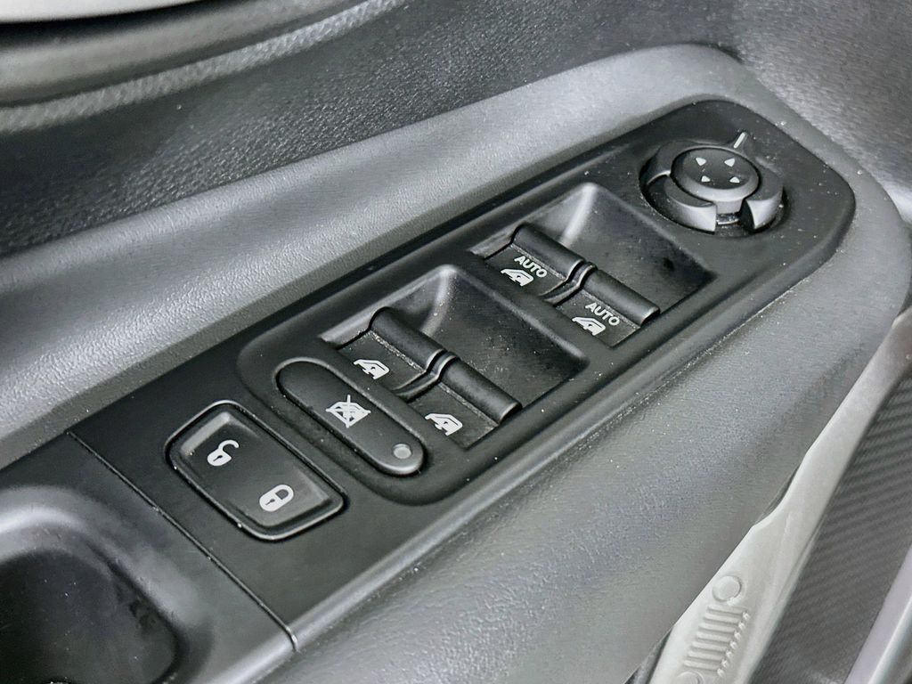 Thumbnail: 2023 Jeep Renegade - 29