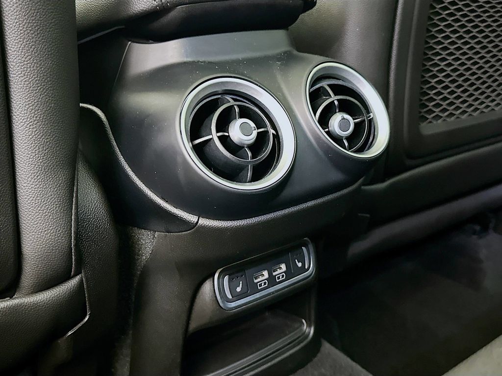 Thumbnail: 2022 Alfa Romeo Stelvio - 22