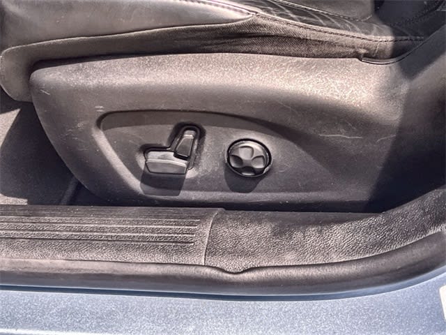 Thumbnail: 2015 Chrysler 200 - 31