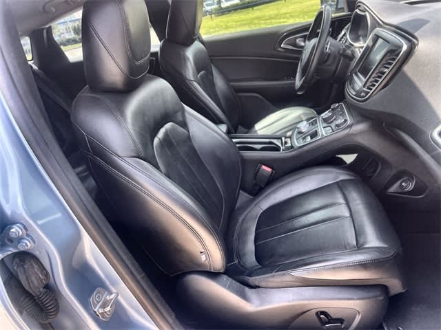Thumbnail: 2015 Chrysler 200 - 21